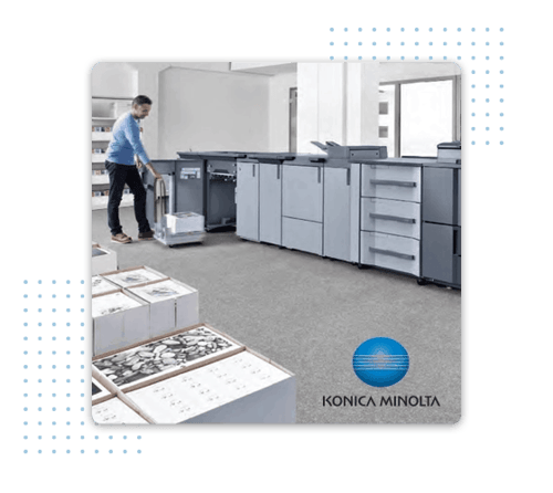 Impresora de producción Konica Minolta en una oficina